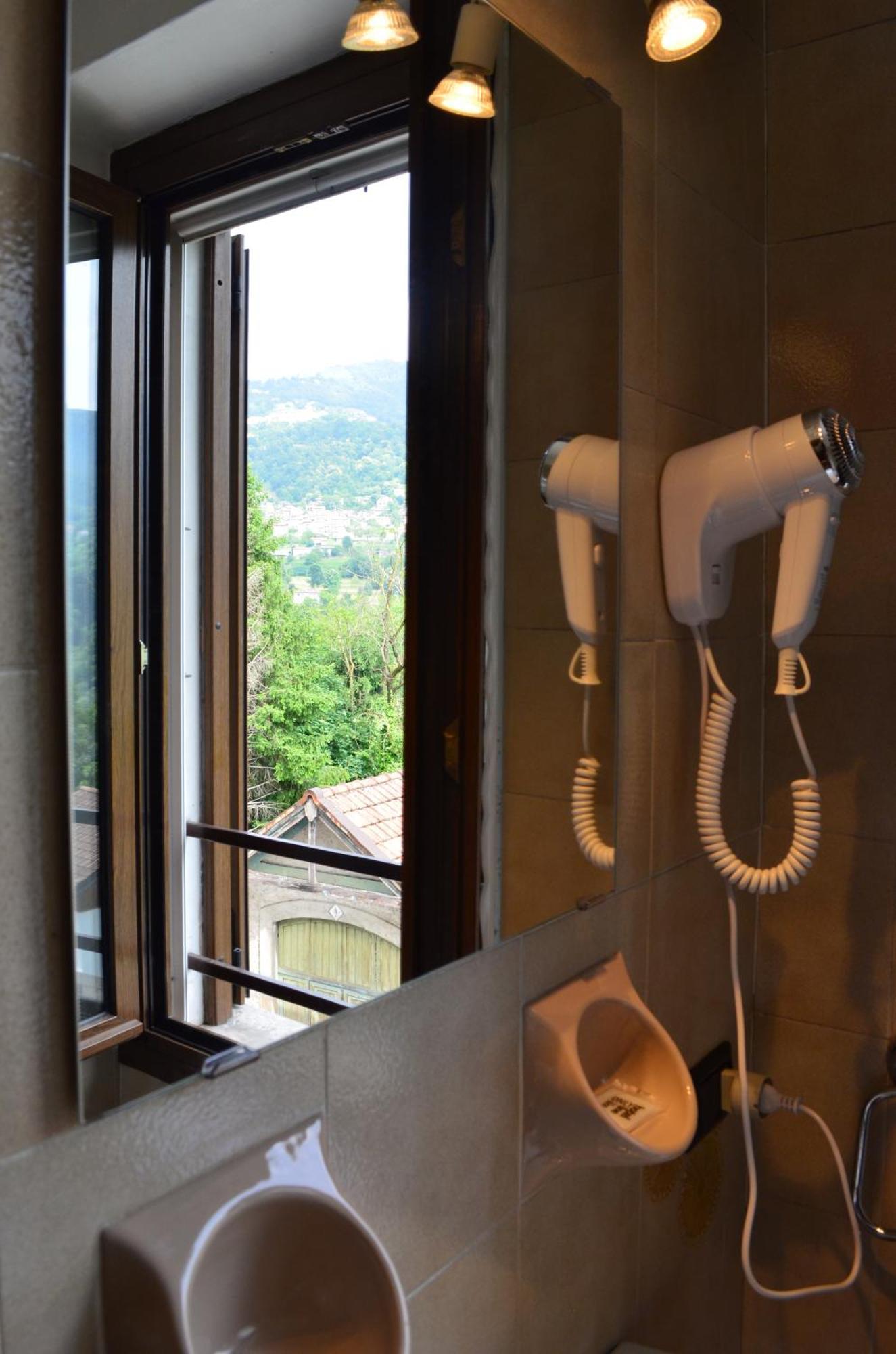 La Locanda Dell'Oreste Dizzasco Екстер'єр фото